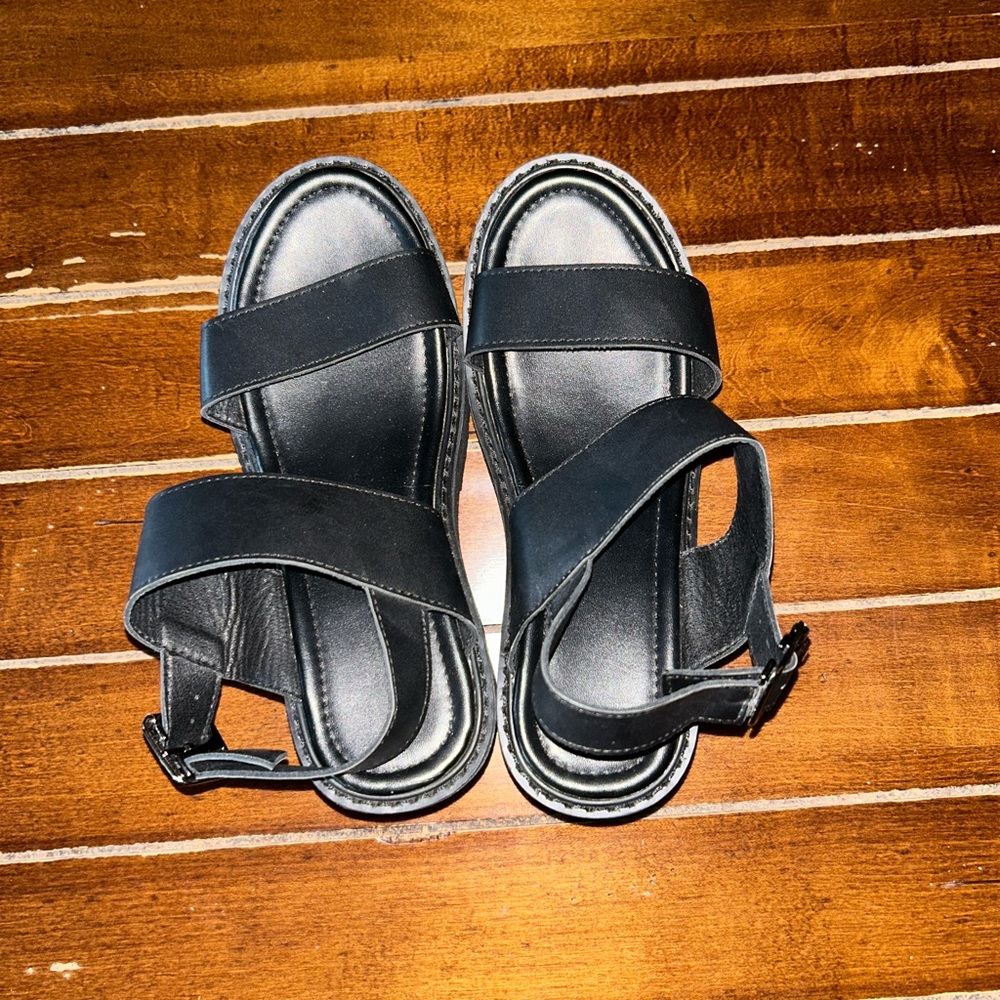 Women's Black Sandals‎
